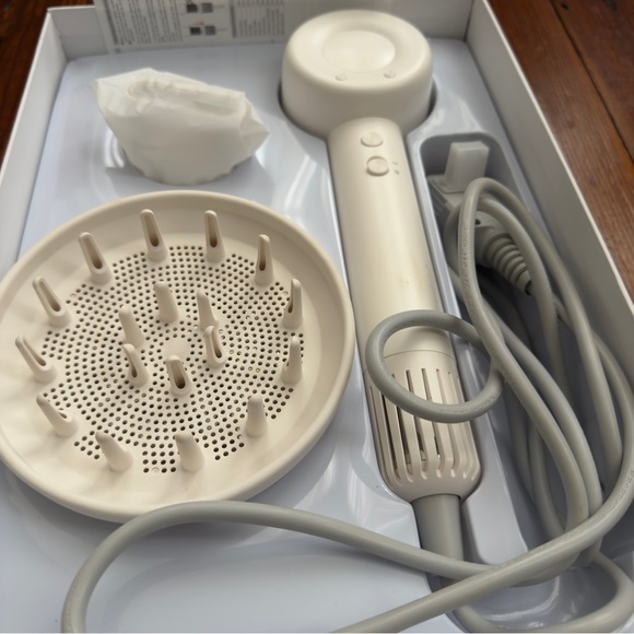 NIB Diamon Chef High-Speed lonic Hair Dryer, 1400W Brushless Blow Dryer in White - Picture 7 of 14